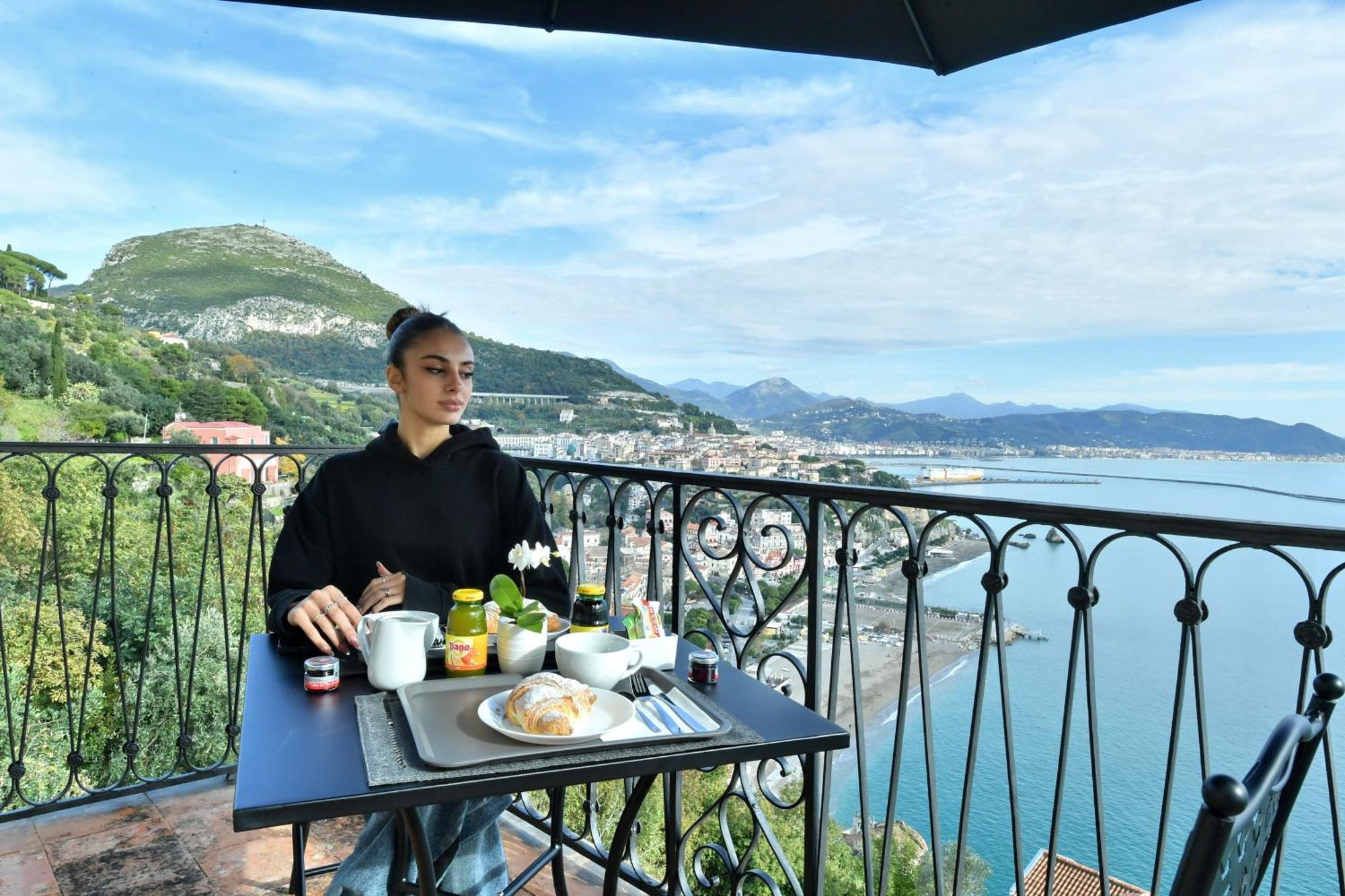 In Costa Relais & Luxury Suites Vietri Eksteriør billede